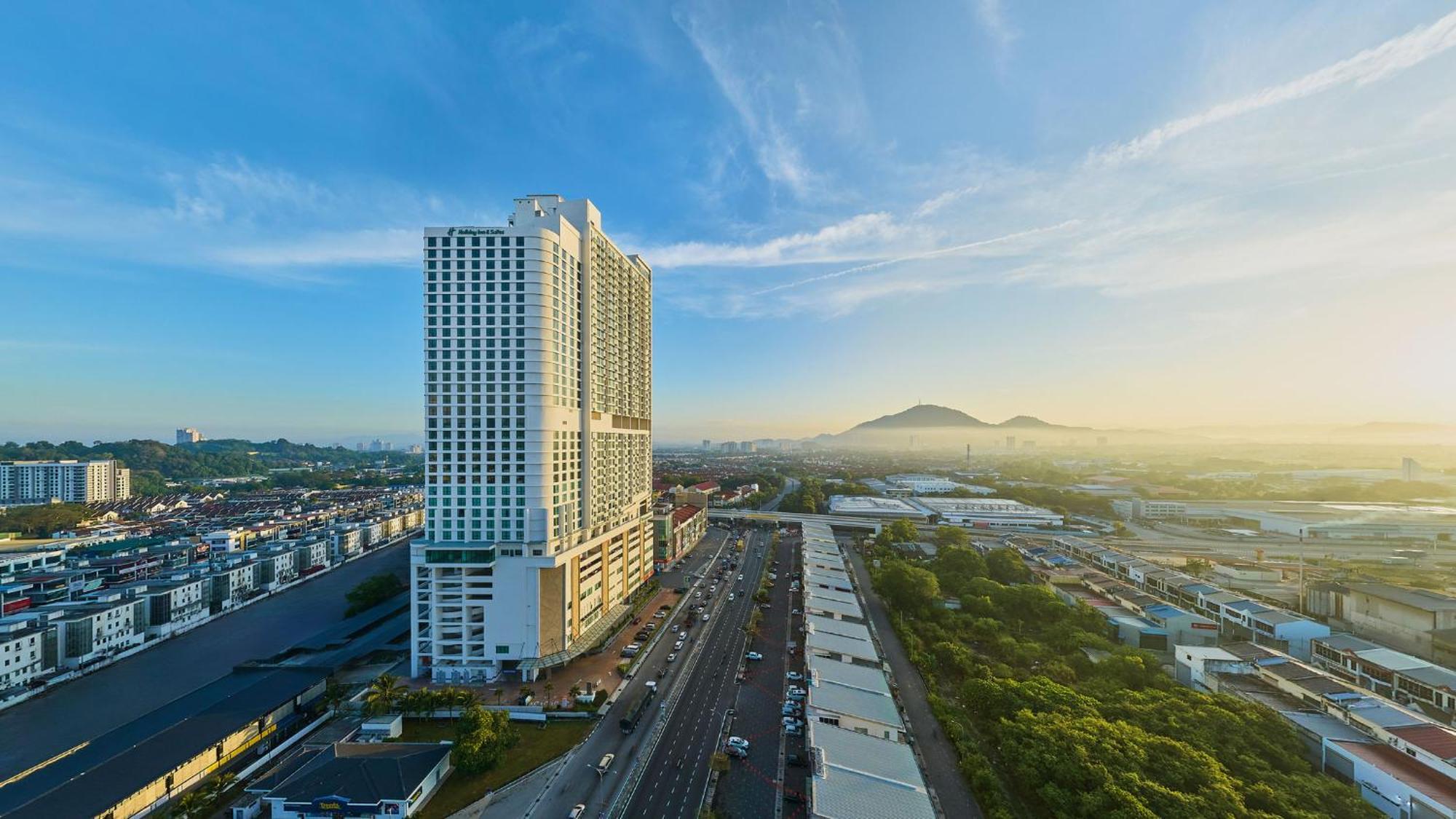 Holiday Inn & Suites Penang Prai By Ihg Bukit Mertajam Exterior photo