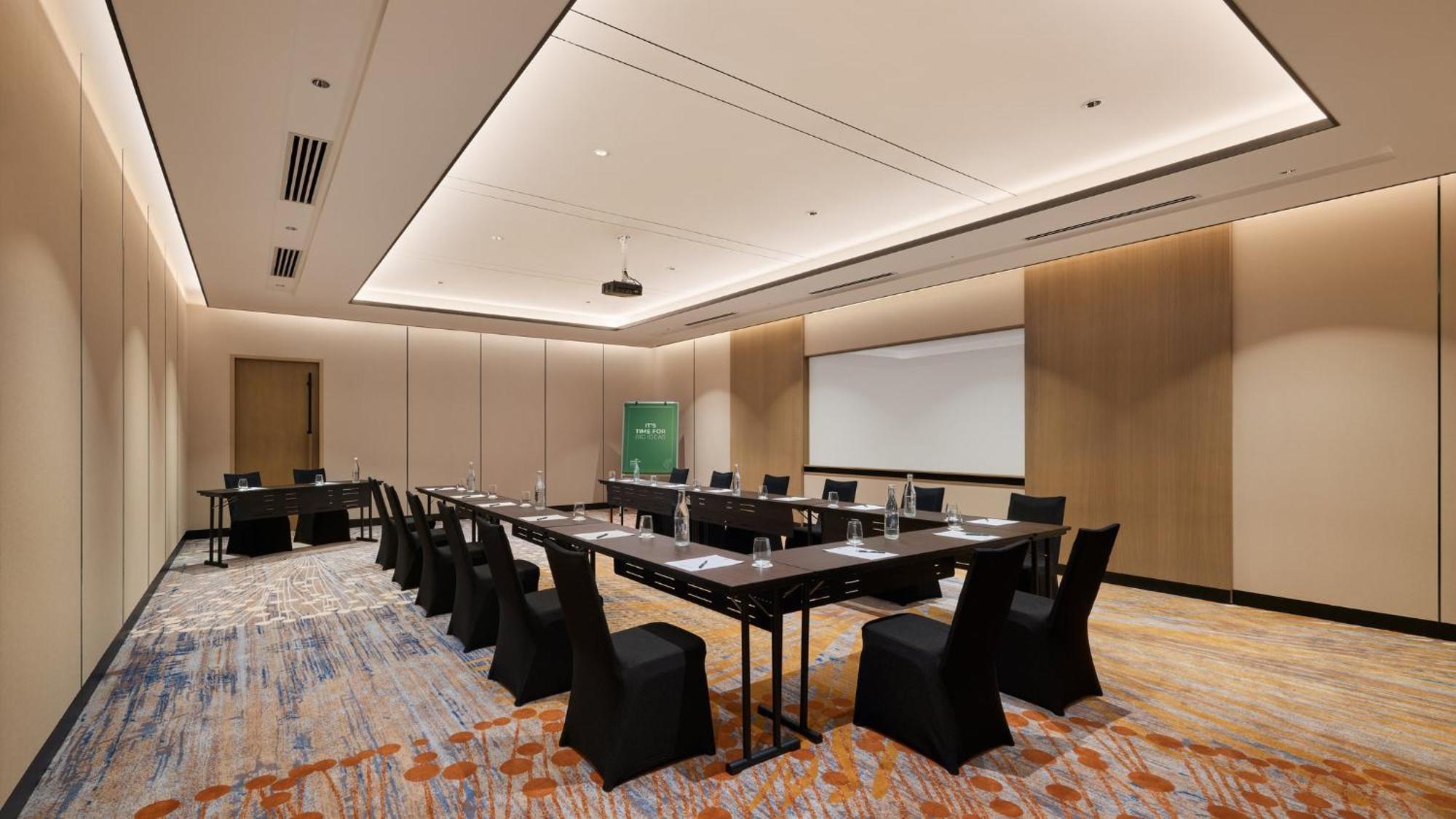 Holiday Inn & Suites Penang Prai By Ihg Bukit Mertajam Exterior photo